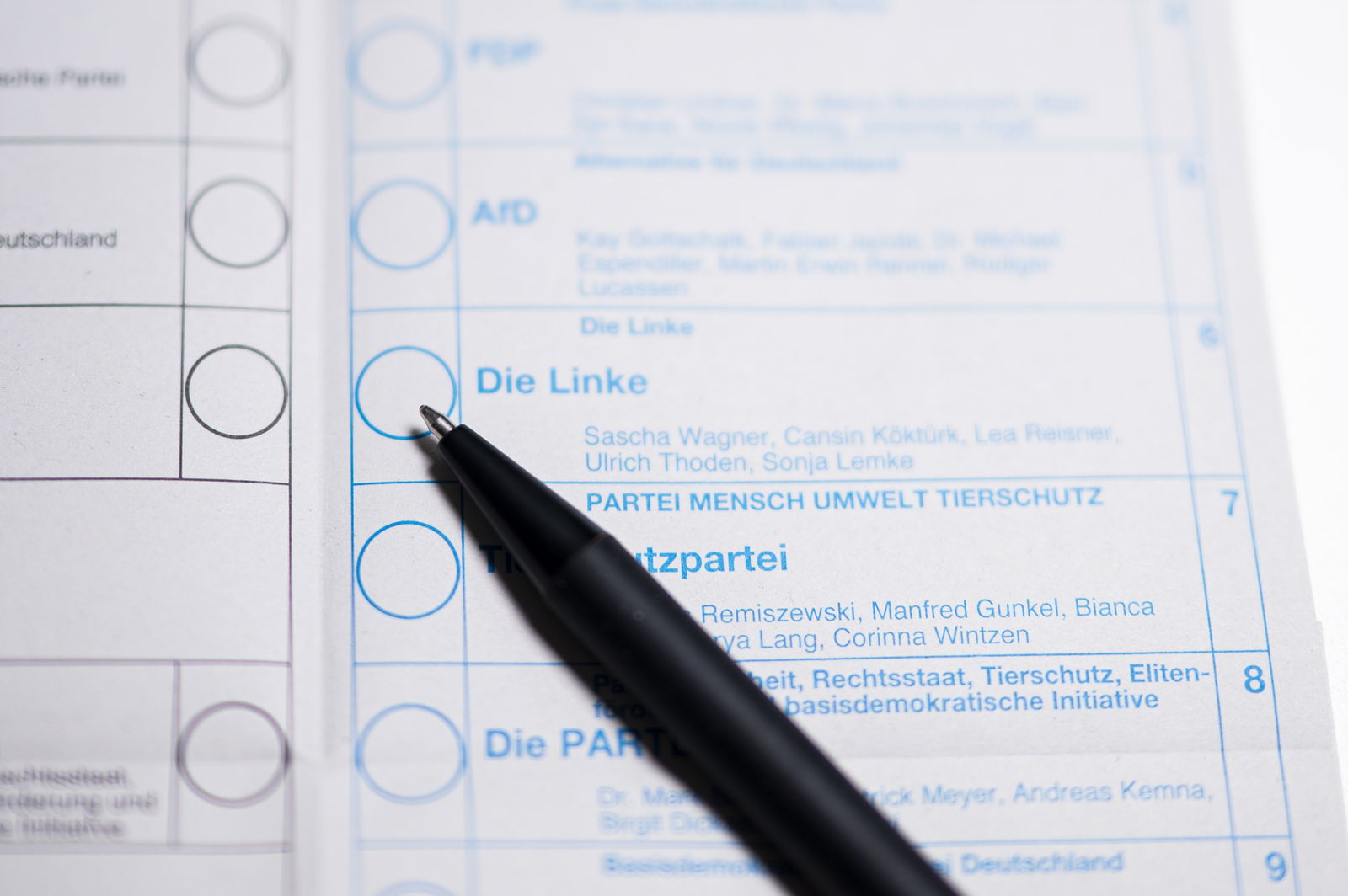 Ein Stimmzettel zur Bundestagswahl 2025