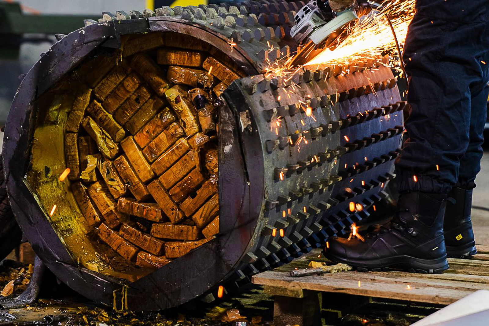 Die Justiz in Luxemburg bestätigt einen großen Kokainfund in Straßenbaumaschinen. (Foto: Polizei Luxemburg)