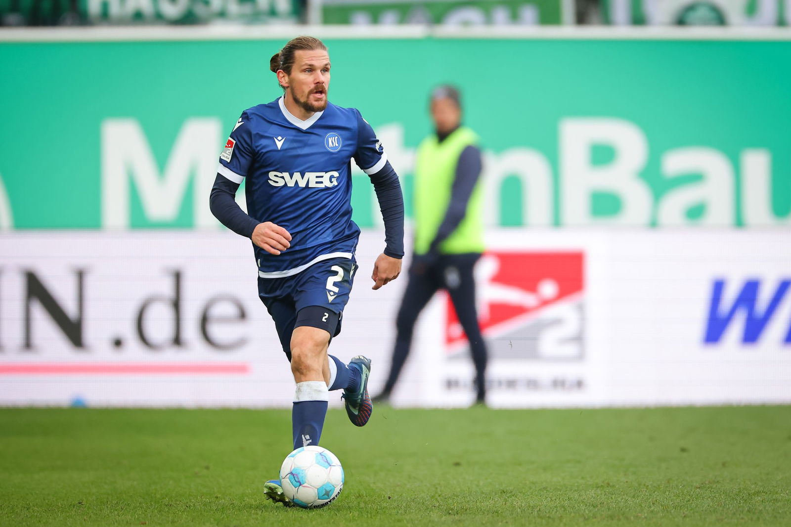 Sebastian Jung hat seinen auslaufenden Vertrag beim Karlsruher SC verlängert.