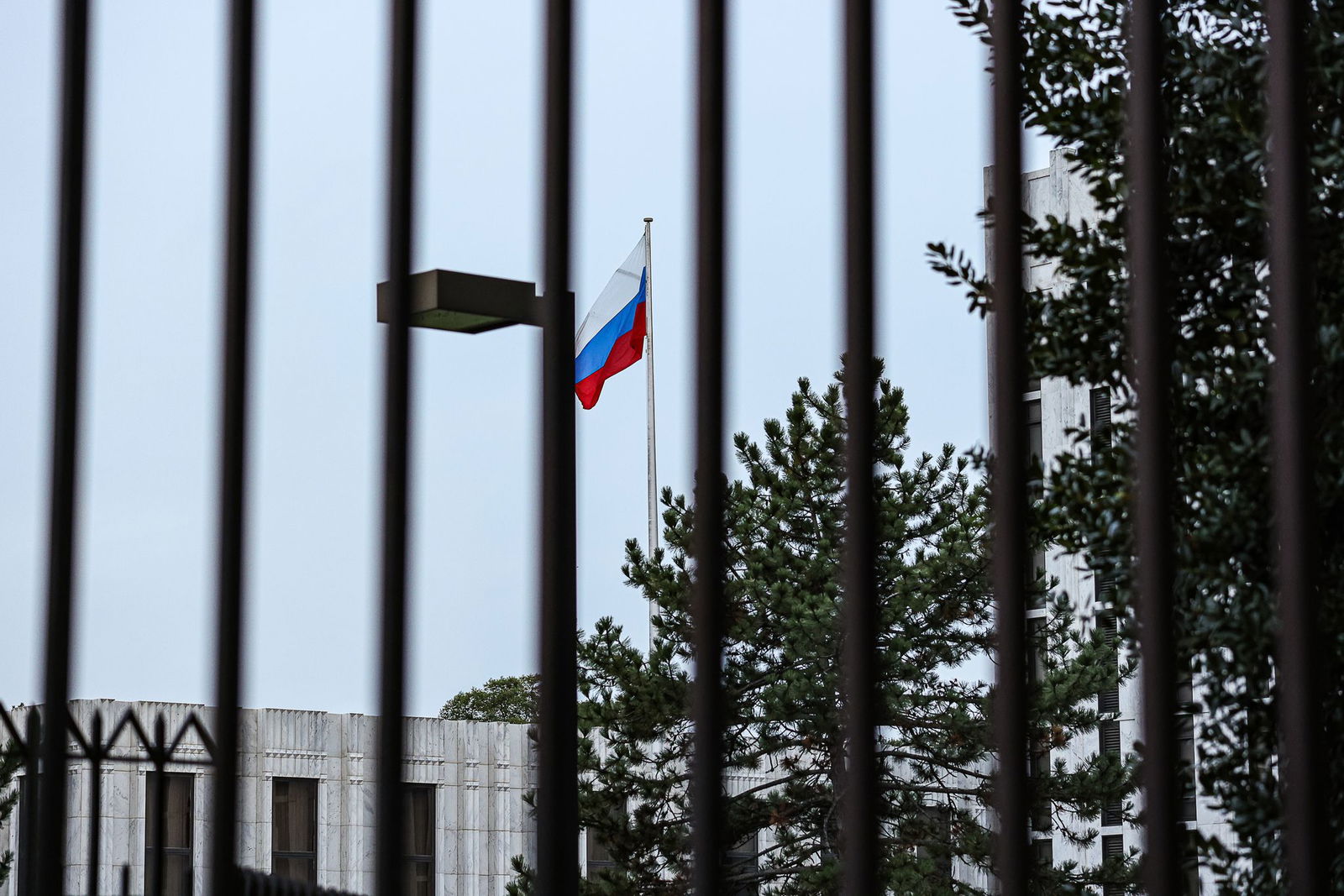 Auch die Botschaft Russlands in Washington arbeitete zuletzt mit Minimalbesetzung. (Archivbild)