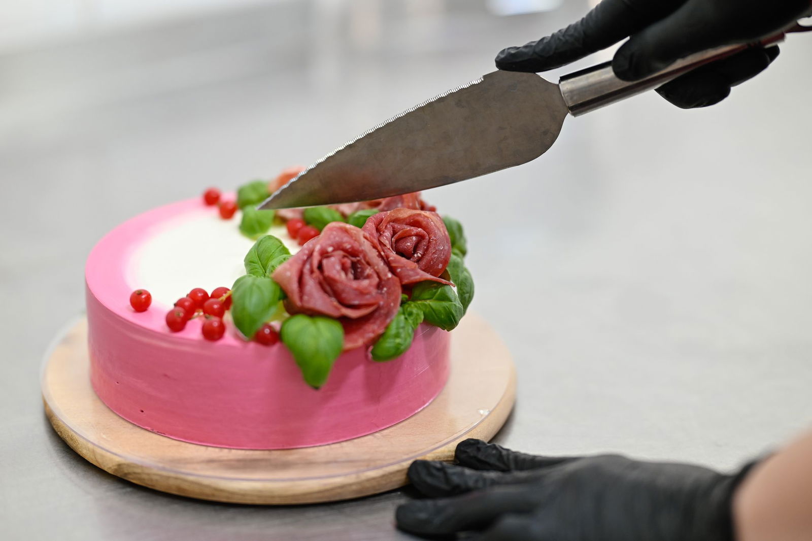 Eine Torte kostet 69 Euro.