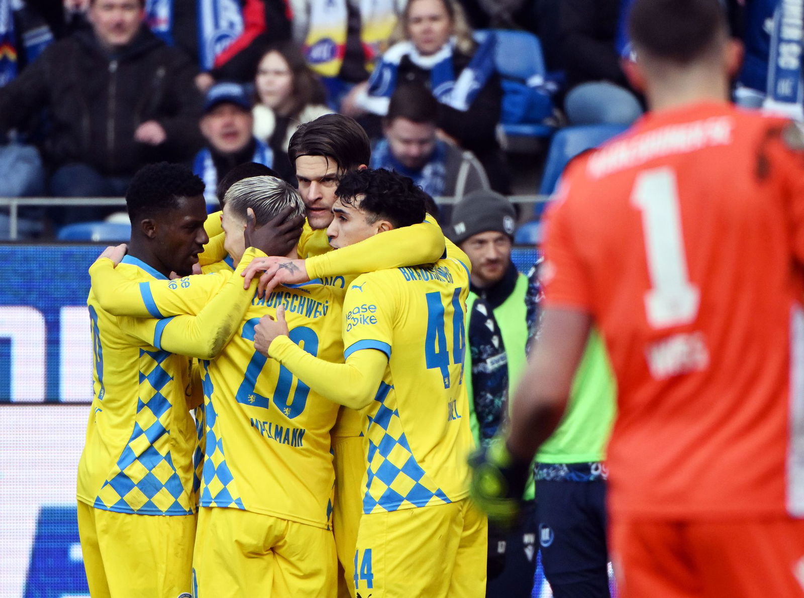 Braunschweig ging dank eines verwandelten Elfmeters in Führung.