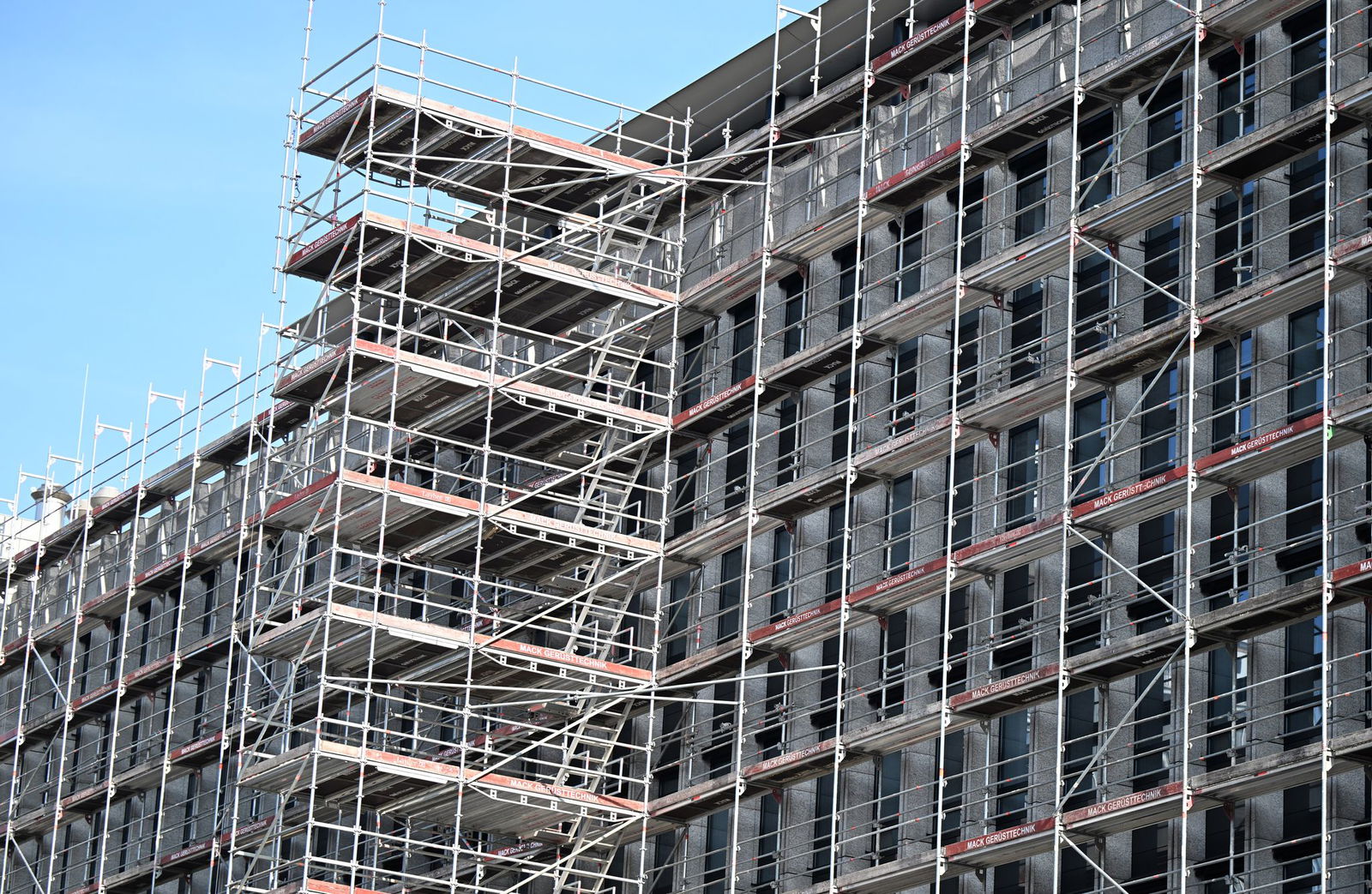 Die Investitionen für Bauprojekte des Landes und des Bundes im Saarland haben sich seit 2020 fast verdoppelt. (Archivbild)