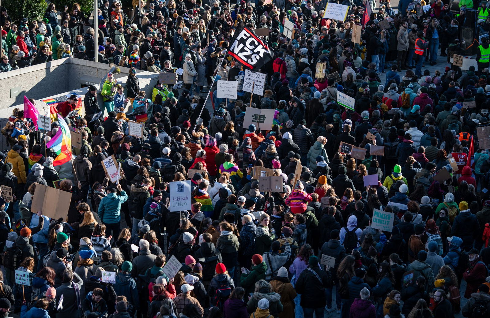 Rund 5.000 Menschen haben laut Polizei in der Karlsruher Innenstadt demonstriert. 