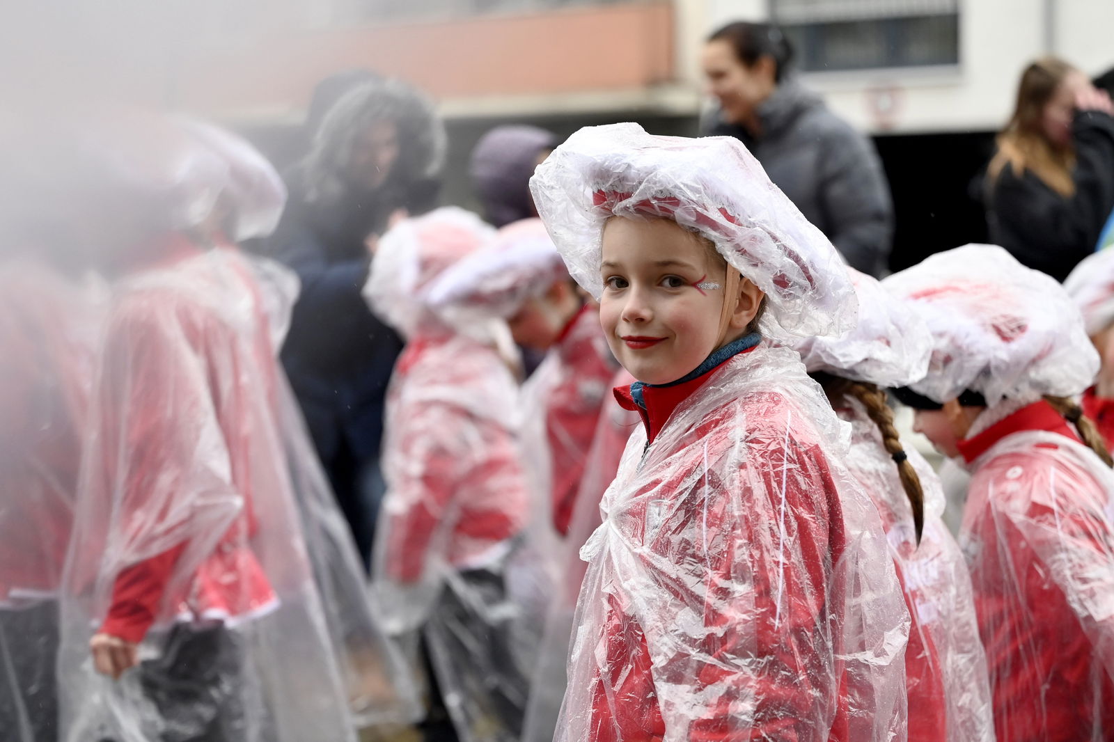 Kinder beim Faschingsumzug in Nürnberg 2024