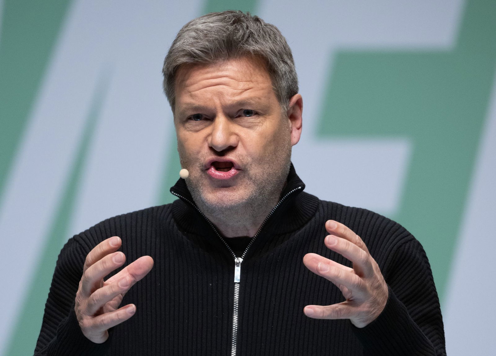 Habecks Formulierungen zur Migration haben Widerstand ausgelöst in den eigenen Reihen. 