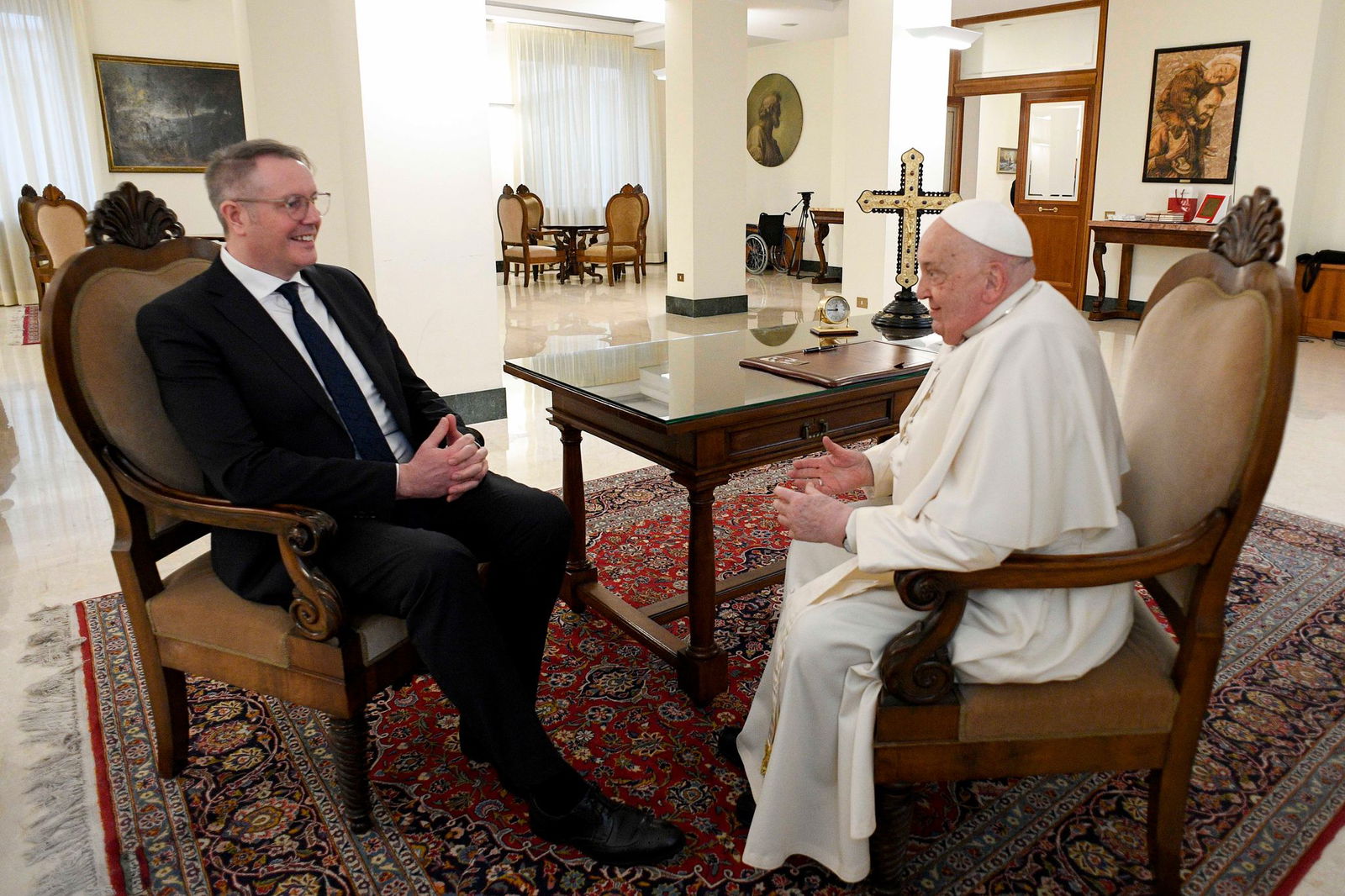 Der Papst empfing den Ministerpräsidenten in seinem Wohnsitz im Vatikan.