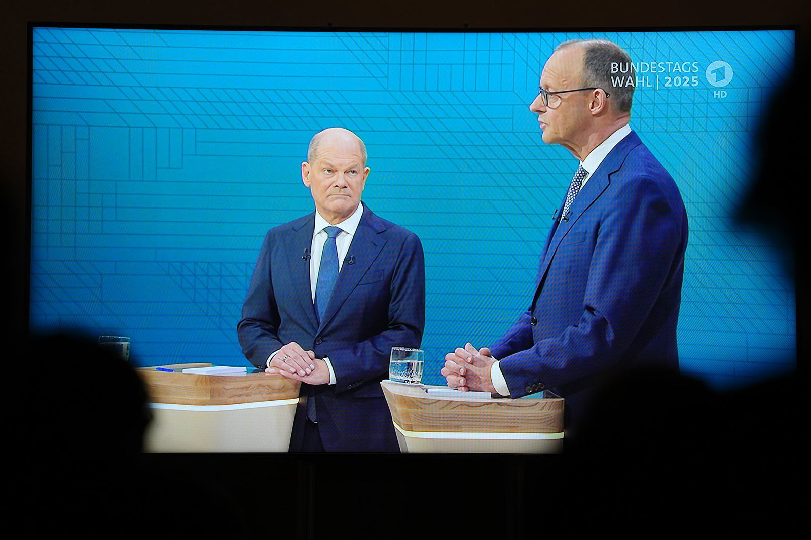Heftige Wortgefechte: Olaf Scholz und Friedrich Merz im TV-Duell von ARD und ZDF.