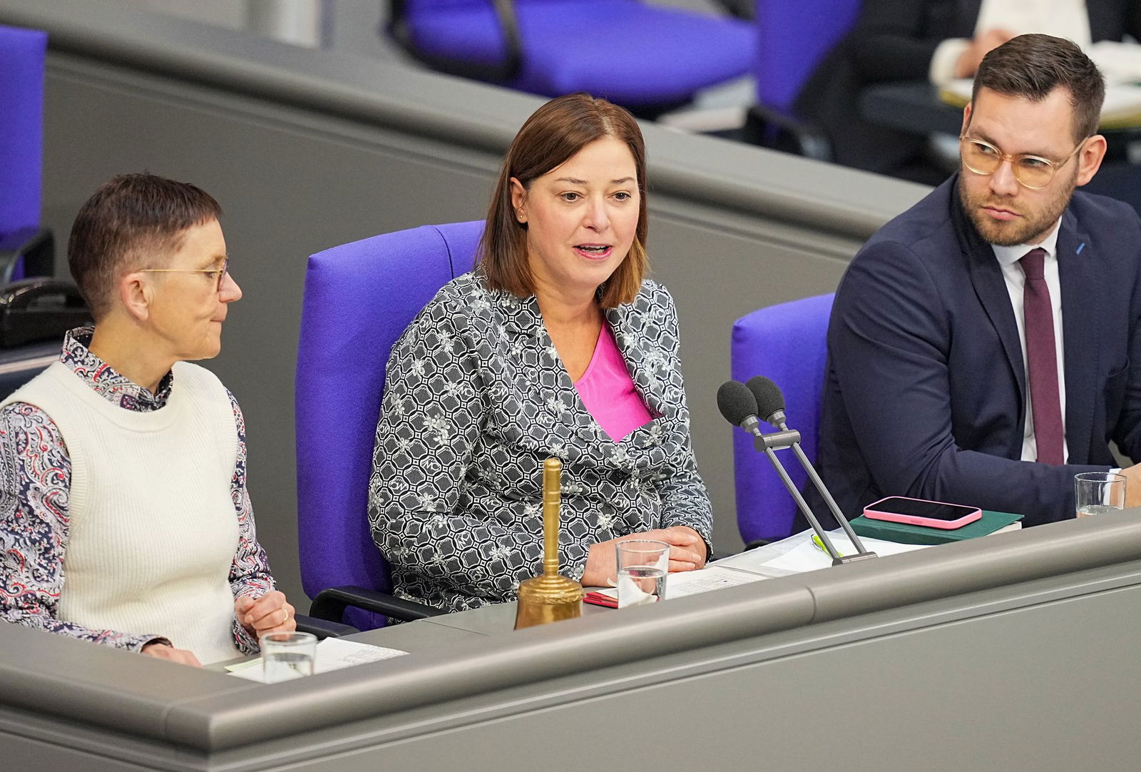 Auch Magwas verabschiedete sich emotional.