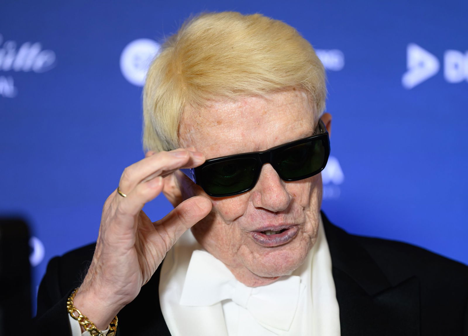 Heino geht mit seinen Hits auf Tournee und der Nationalhymne 