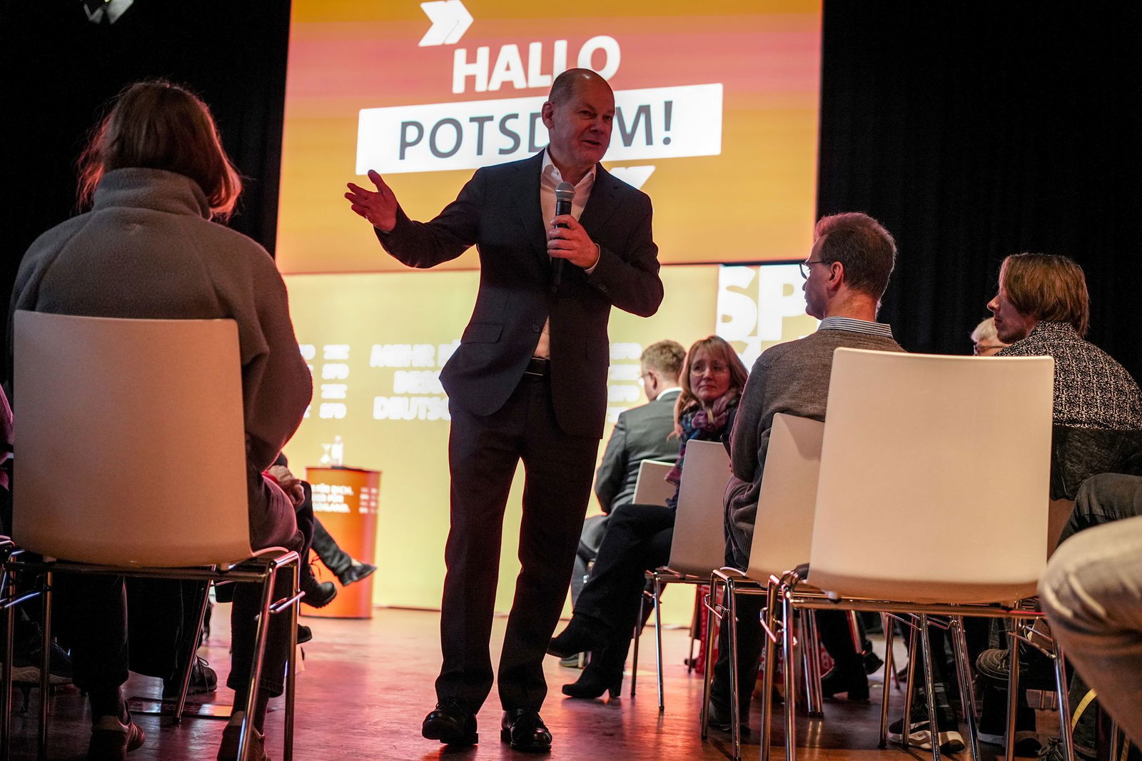 Scholz möchte beim Gewinn eines Direktmandats im Bundestag bleiben - auch wenn er nicht mehr Kanzler ist.