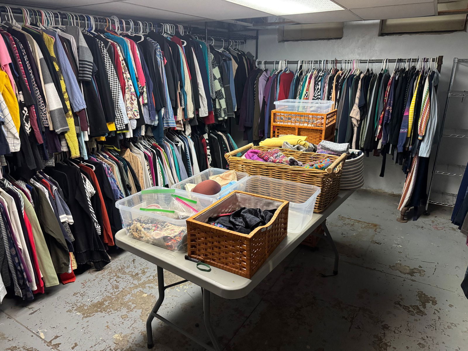 Der «Free Store» ist nicht nur eine materielle Stütze, sondern ein Ort der Begegnung.