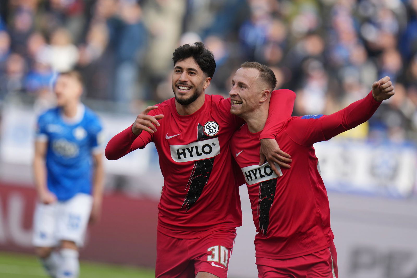Neubauer erzielt gegen Darmstadt das 2:0. 