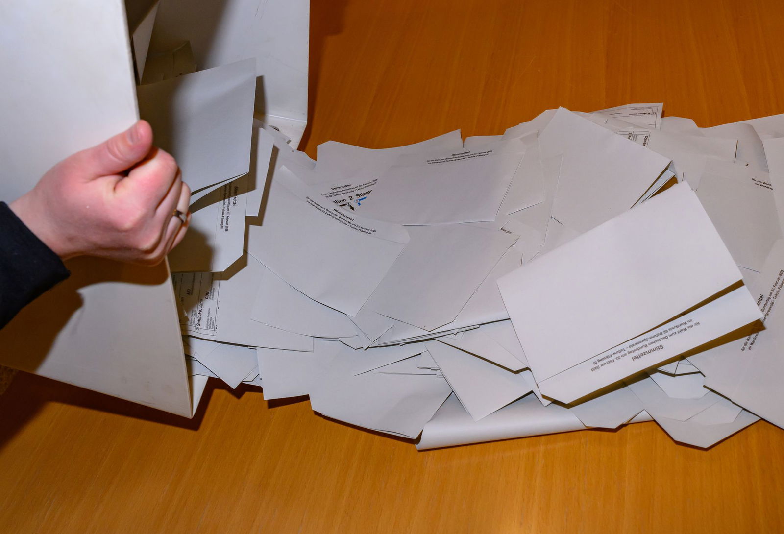 Mit 82,4 Prozent lag die Wahlbeteiligung im Saarland deutlich höher als im Jahr 2021 mit 77,3 Prozent. (Symbolbild)