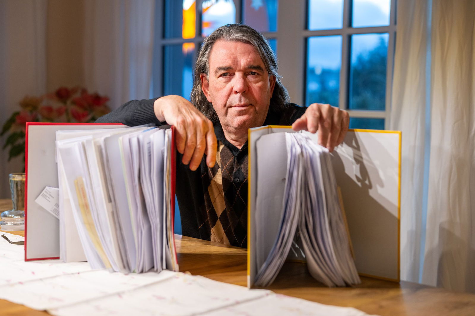 Er hat schon viele Unterlagen von Ärzten gesammelt (Archivbild)