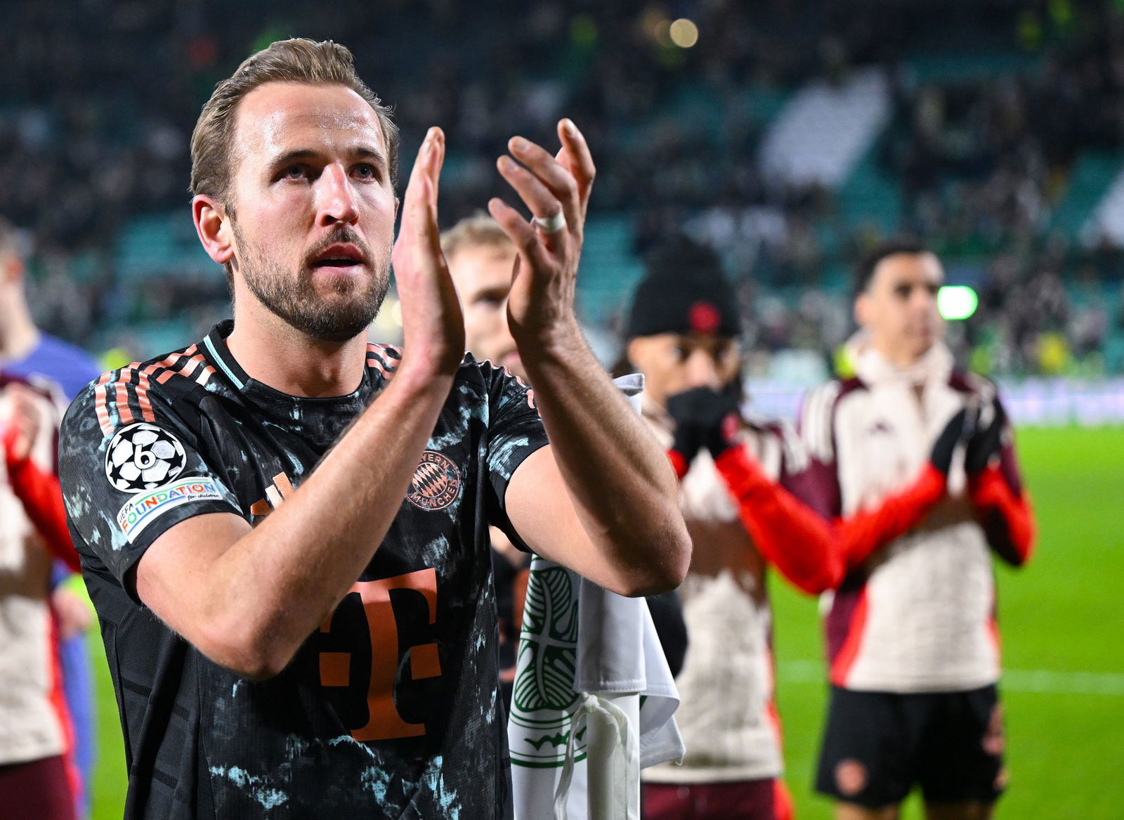 Nur kurzer Jubel von Harry Kane & Co. - am Samstag geht es mit dem Liga-Gipfel weiter.