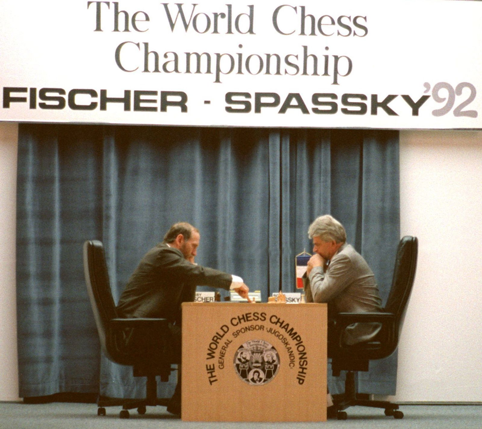 Von 1969 bis 1972 war Boris Spasski (r) Schach-Weltmeister.