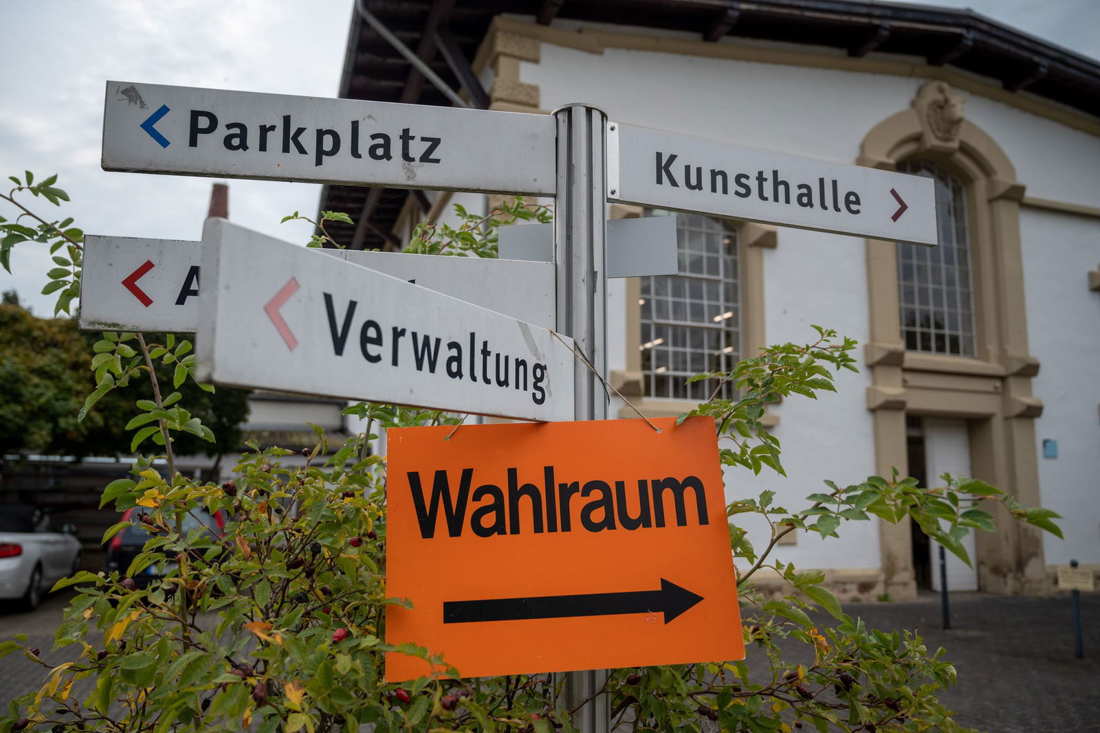 Nicht für alle ist der Gang zum Wahllokal einfach. (Symbolbild)