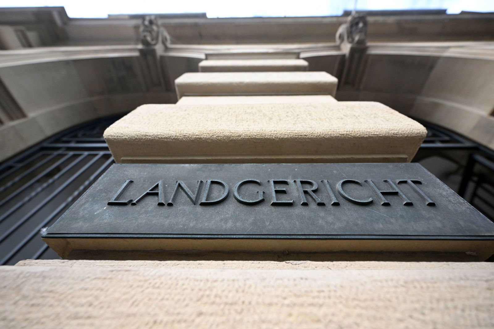 Eine Seniorin wird getötet und ihr Sohn erhält eine lebenslange Freiheitsstrafe. (Archivfoto)