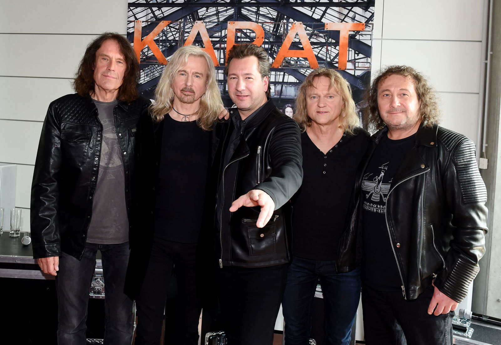 Sänger Claudius Dreilich (Mitte), Jahrgang 1970, ist das jüngste Bandmitglied - aber unterdessen schon seit 20 Jahren dabei. (Archivbild)