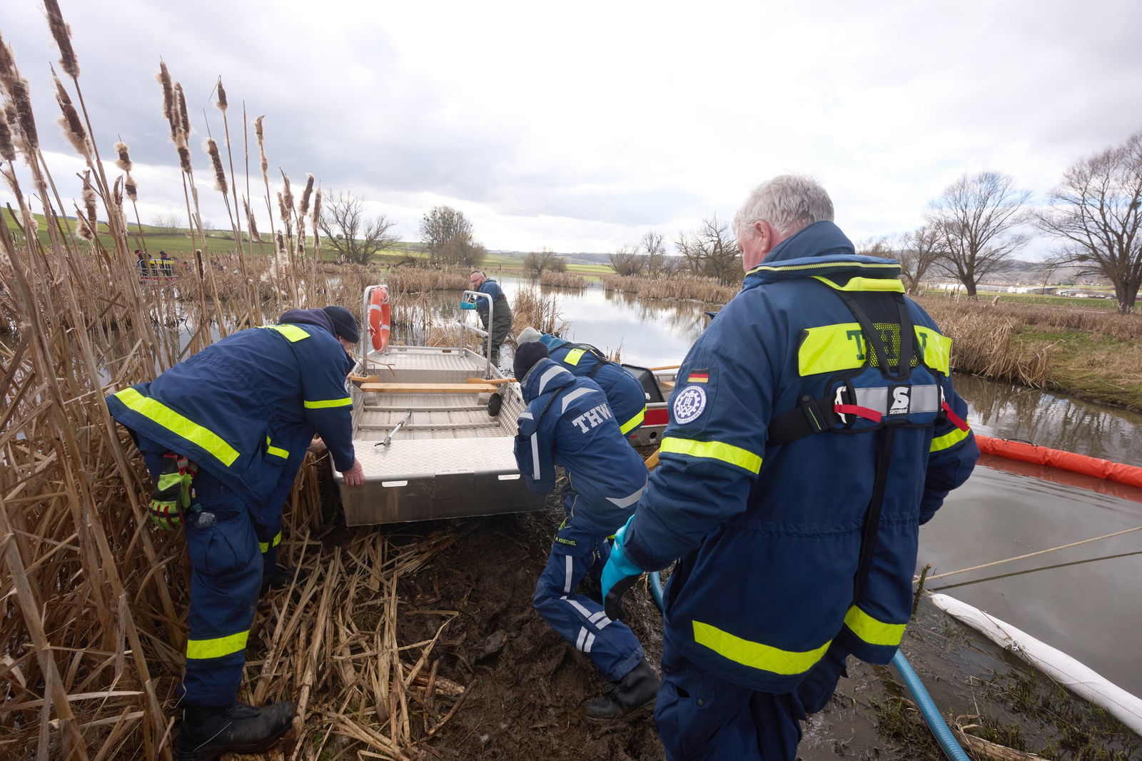 Wie lange die Arbeiten noch andauern, lässt sich laut Einsatzleiter nicht abschätzen.