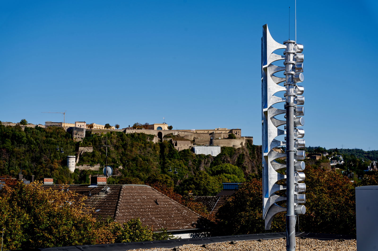 Sirenenanlage auf Schuldach in Koblenz