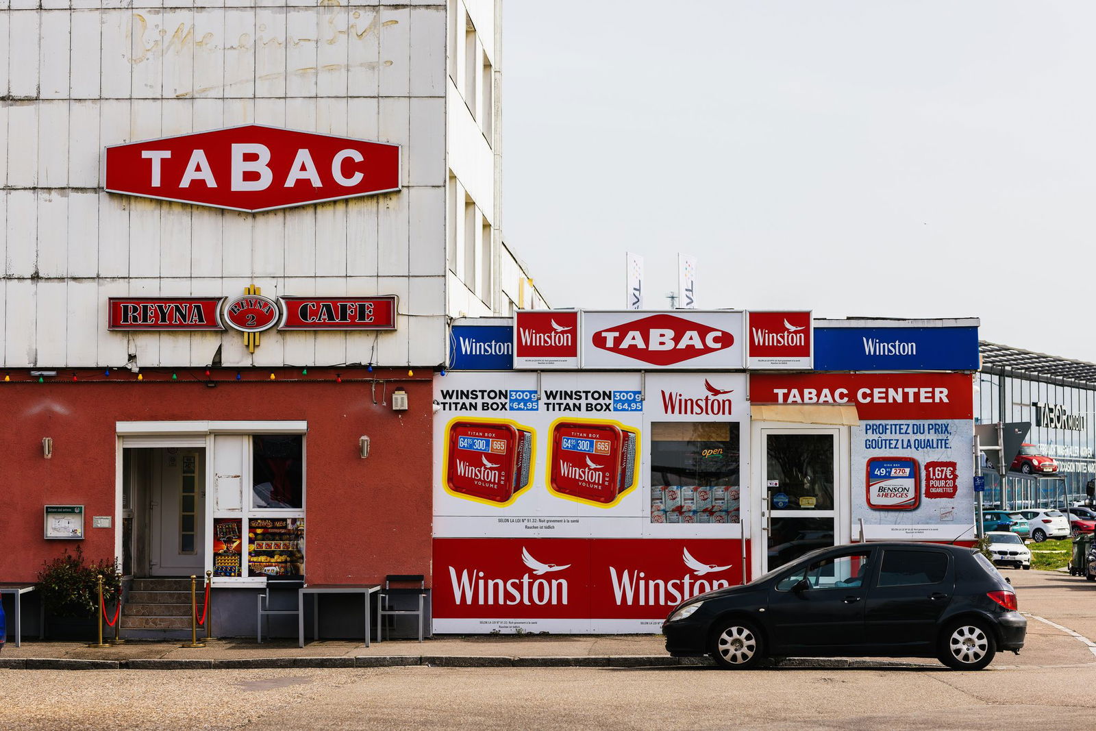 Tabakgeschäfte gehören in der Grenzgemeinde Kehl zum Stadtbild. 