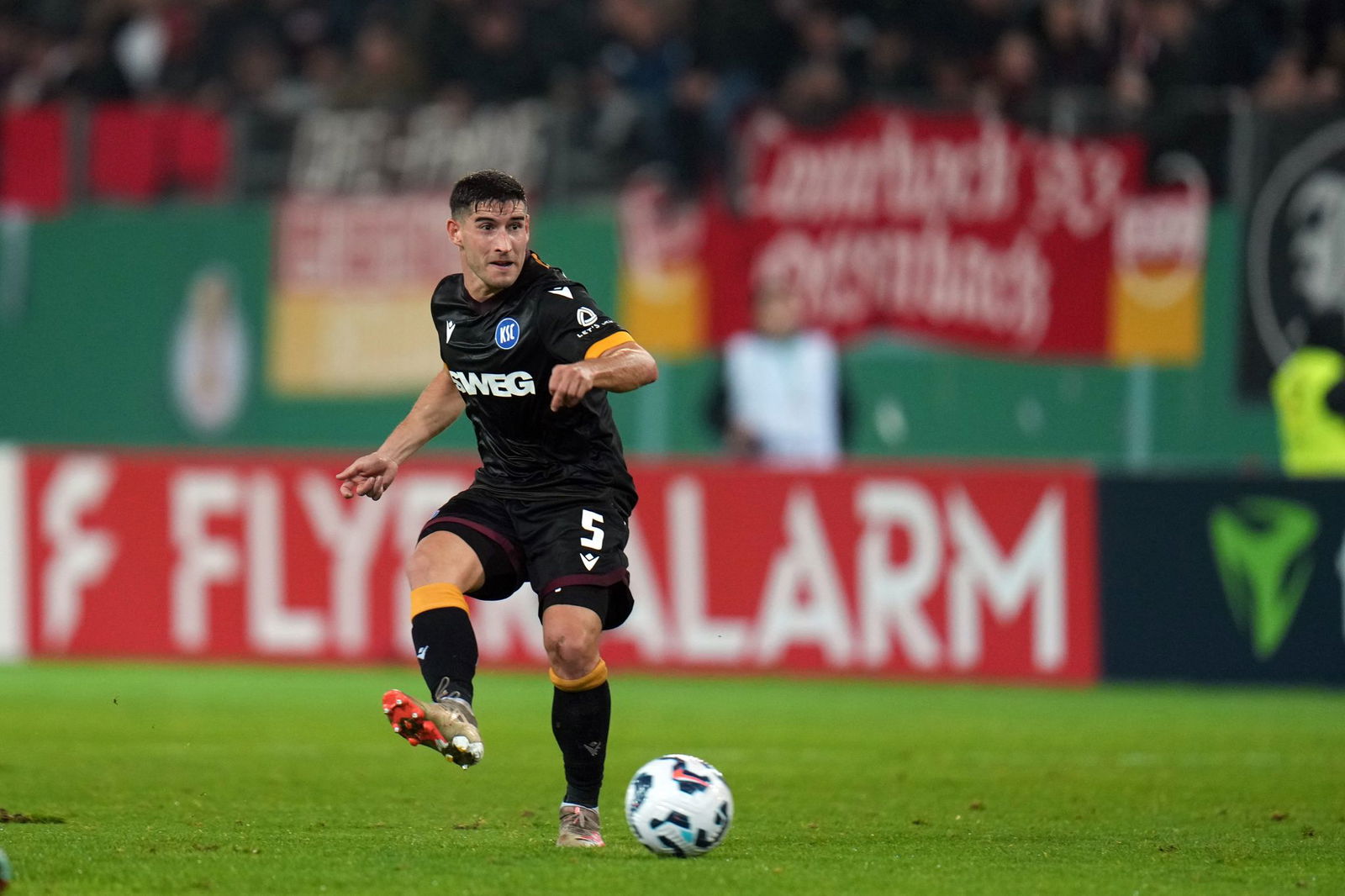 Robin Heußer brachte den KSC in der ersten Halbzeit in Führung.