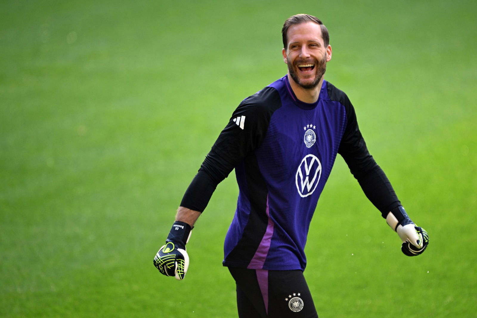 Oliver Baumann hat als Nummer eins vor dem Italien-Rückspiel gut Lachen.