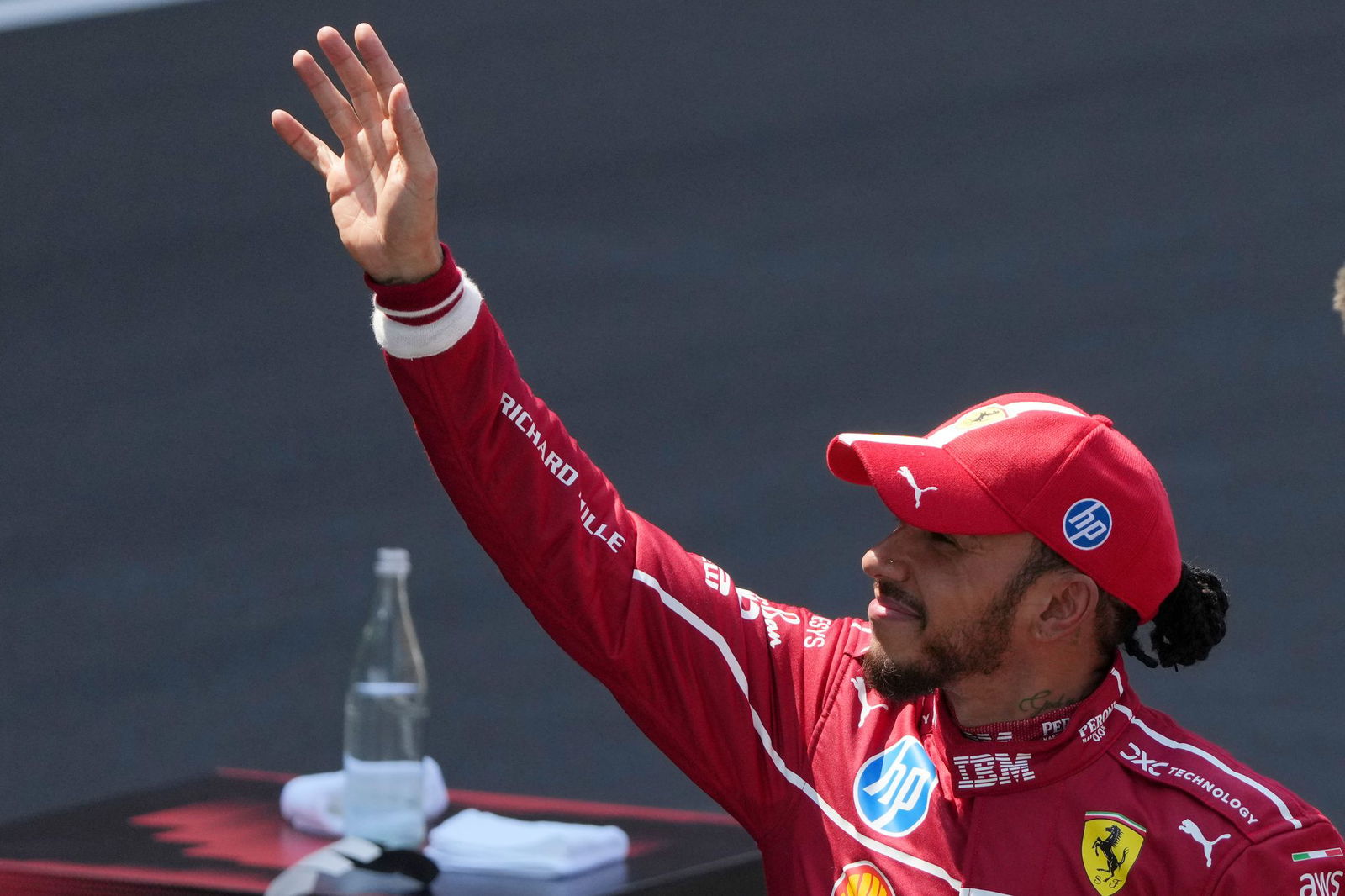 Lewis Hamilton gewann erstmals im Ferrari.