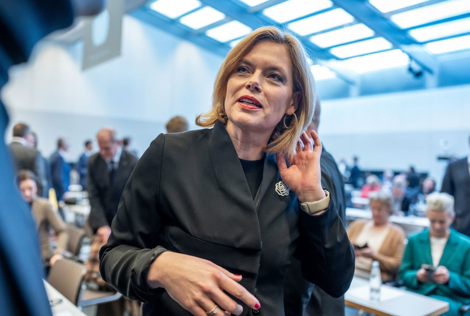 Sie war Weinkönigin, später Bundesagrarministerin, derzeit ist sie CDU-Schatzmeisterin. Die Rheinland-Pfälzerin Julia Klöckner soll künftig das protokollarisch zweithöchste Staatsamt besetzen.