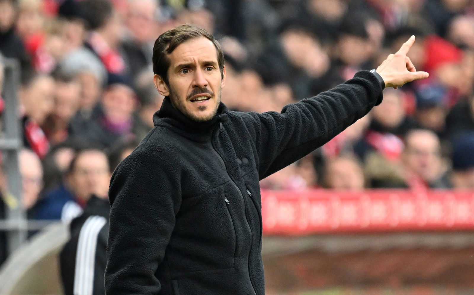 Julian Schuster empfängt mit dem SC Freiburg am Sonntag den 1. FC Union Berlin. 