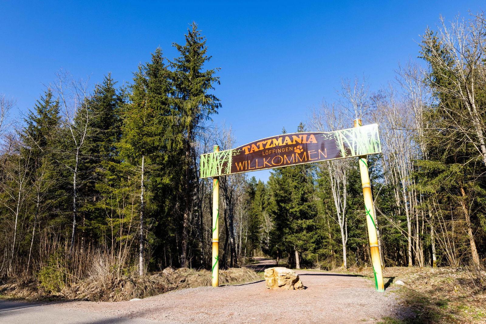 Der Freizeitpark kombiniert Zoo und Achterbahn. 