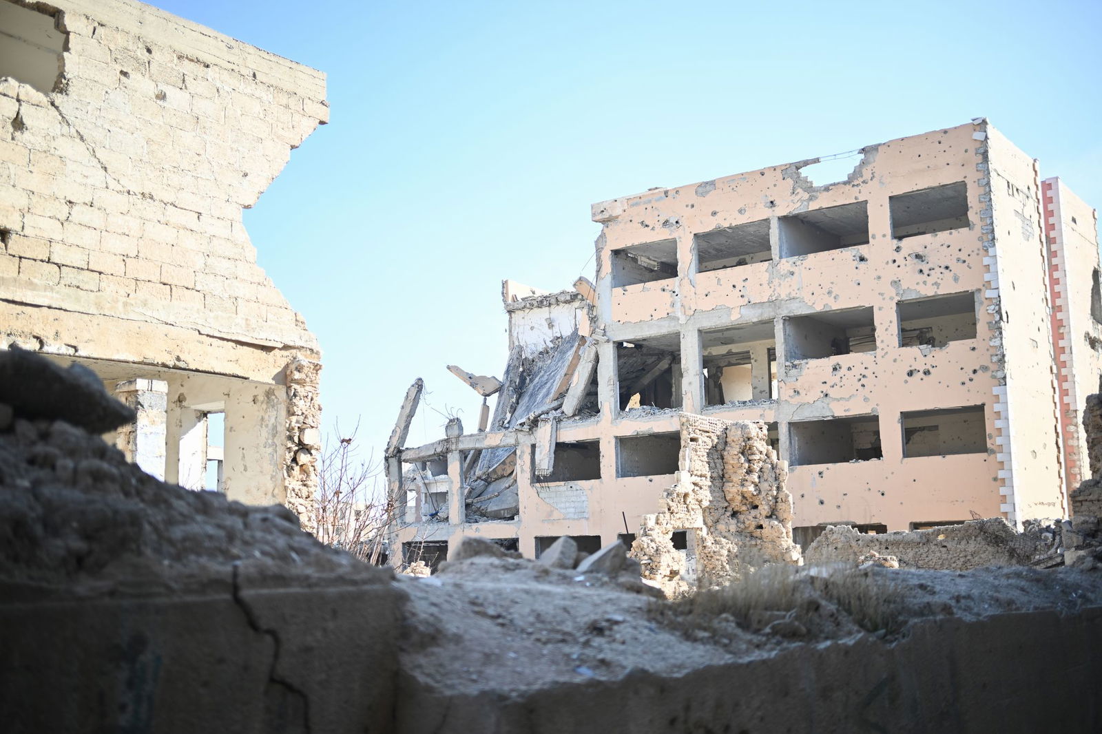 In vielen Regionen Syriens sind die Häuser aufgrund von Kriegsschäden unbewohnbar, wie hier in Dschubar, einem Viertel der Hauptstadt Damaskus.