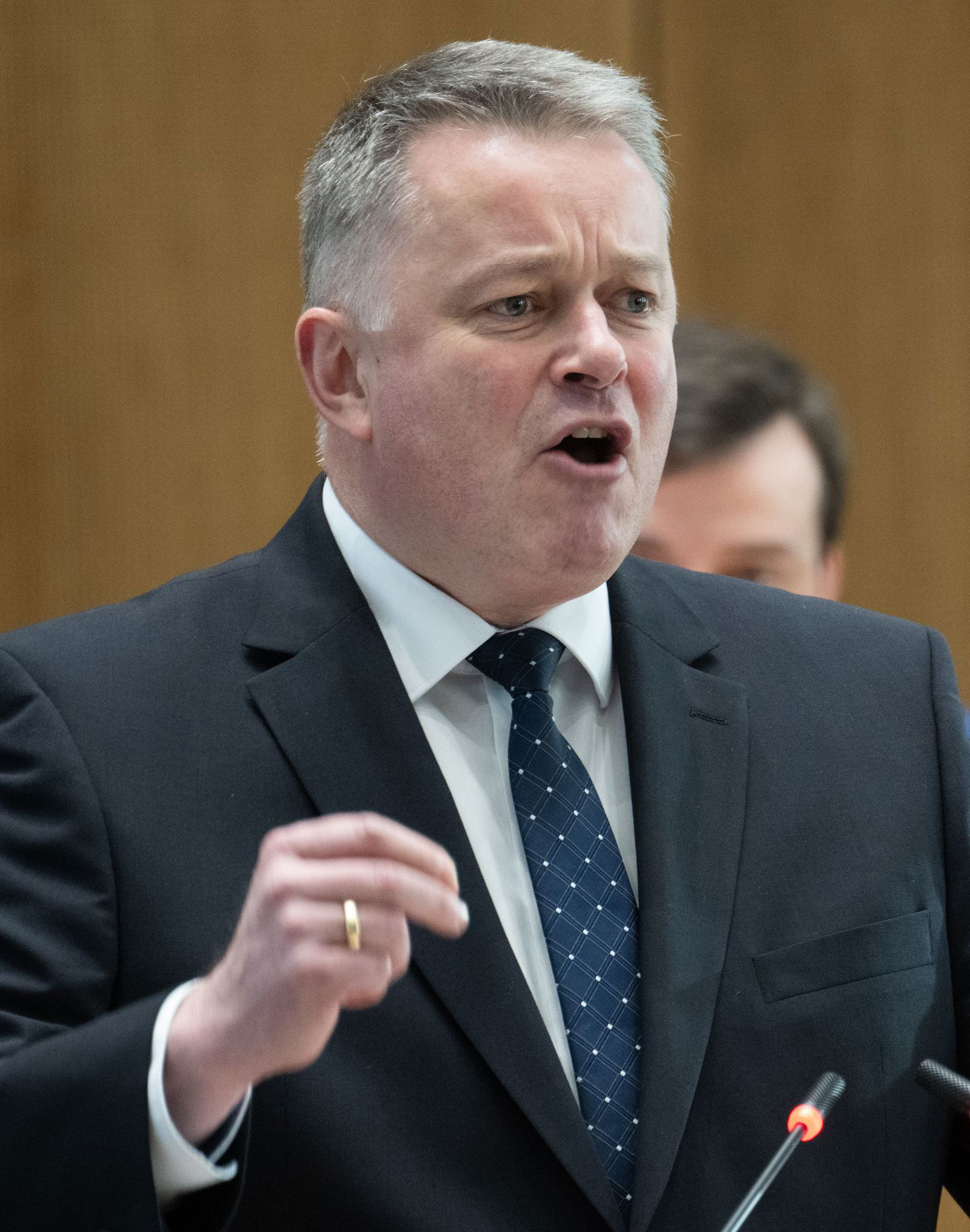 CDU-Chef Gordon Schnieder fordert Ministerpräsident Alexander Schweitzer (SPD) bei der Landtagswahl heraus. (Archivbild)