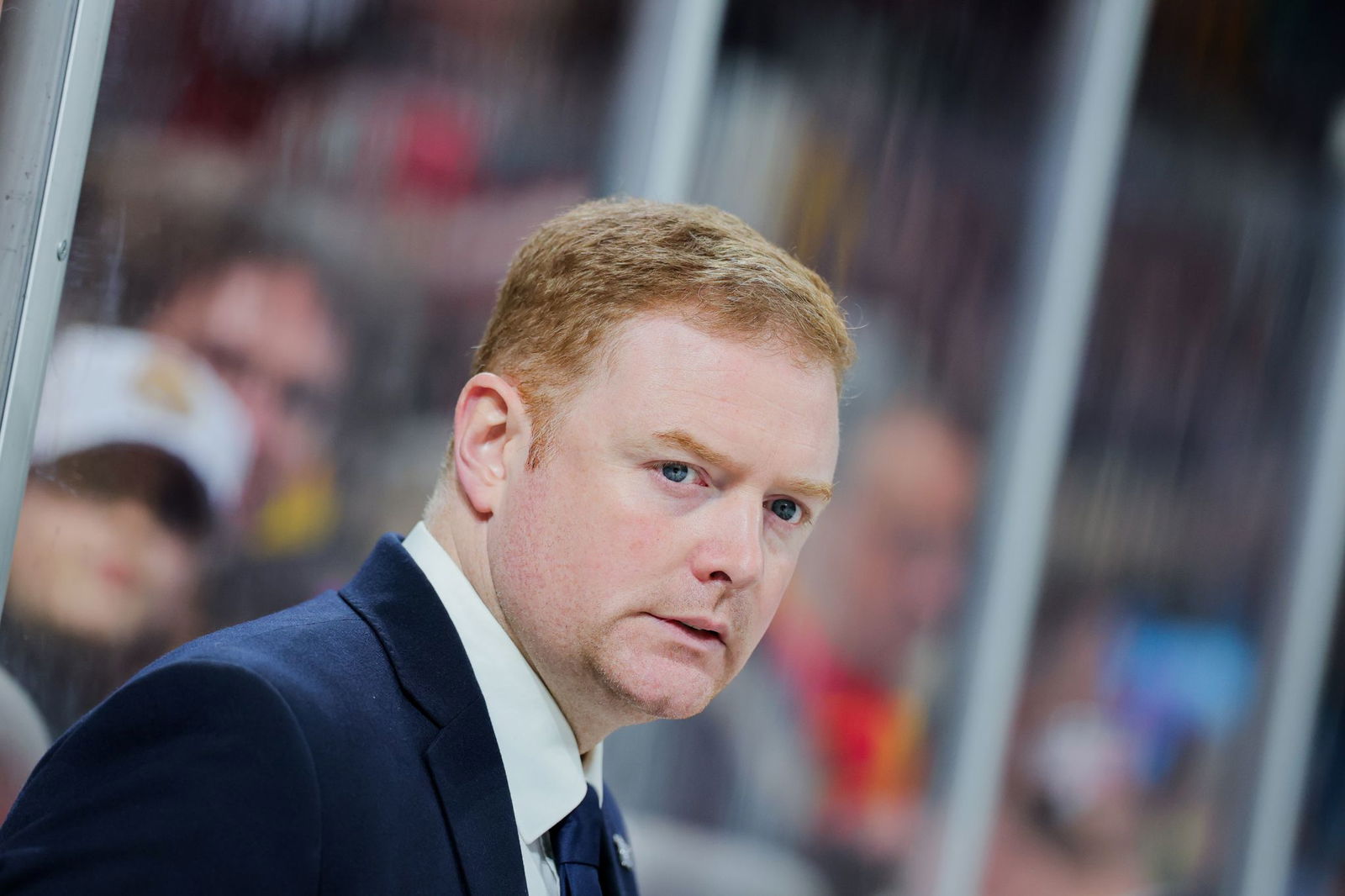 Die Nürnberg Ice Tigers und Trainer Mitch O’Keefe haben gegen Schwenningen gewonnen.