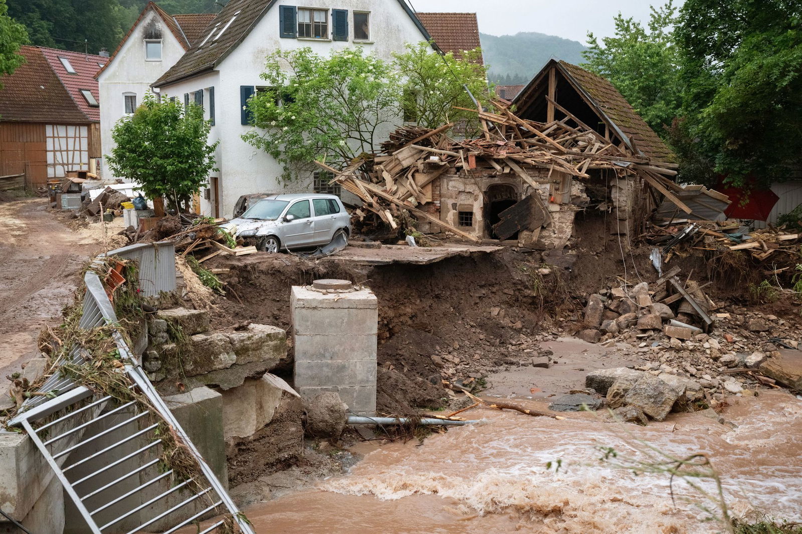 Besonders viele Schäden fielen in Baden-Württemberg an - wie hier nach einem Hochwasser im Rems-Murr-Kreis. (Archivbild)