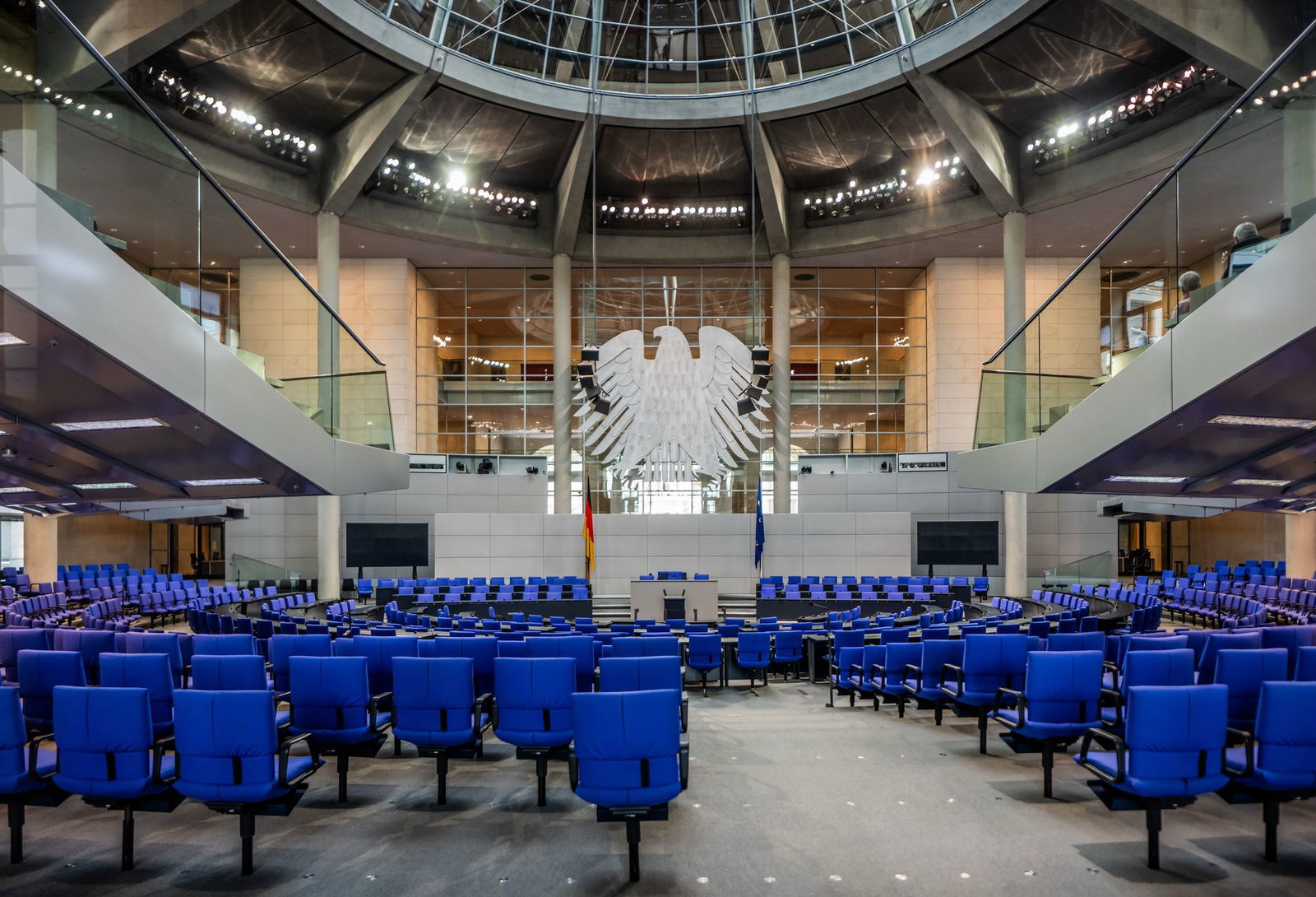 Die Sitzverteilung im Bundestag bleibt nach dem endgültigen Ergebnis gleich.