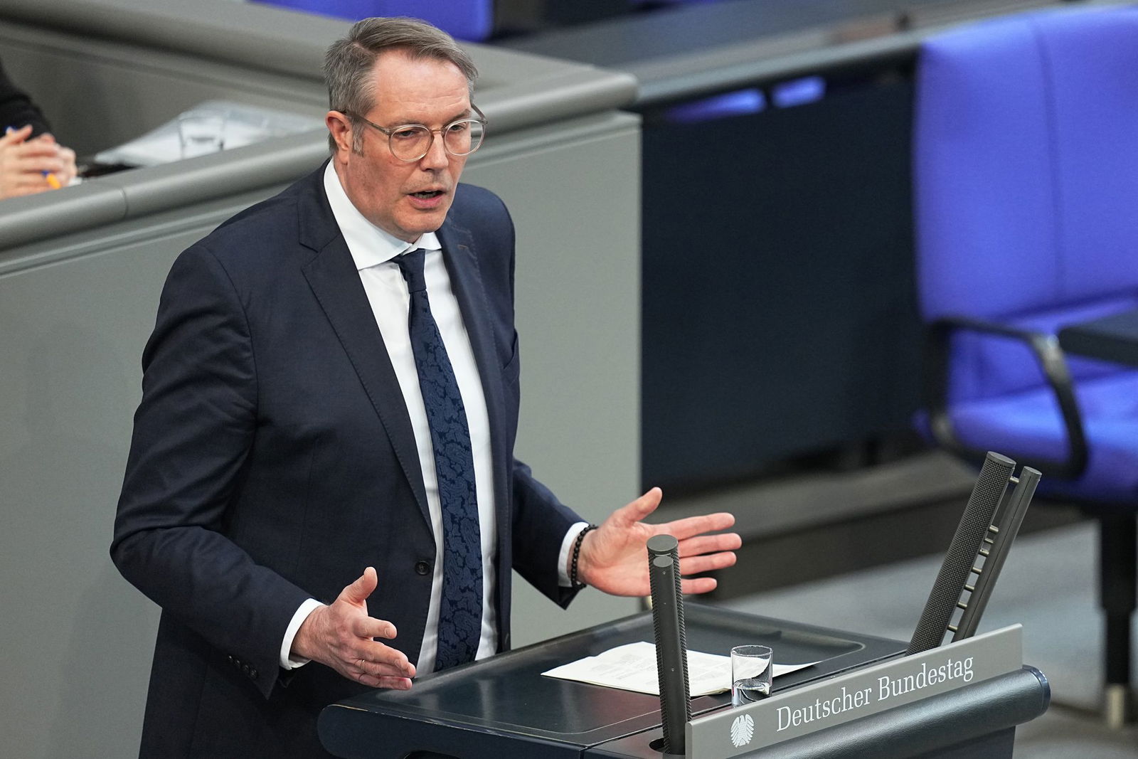 Bundestag - Sondersitzung zur Grundgesetzänderung