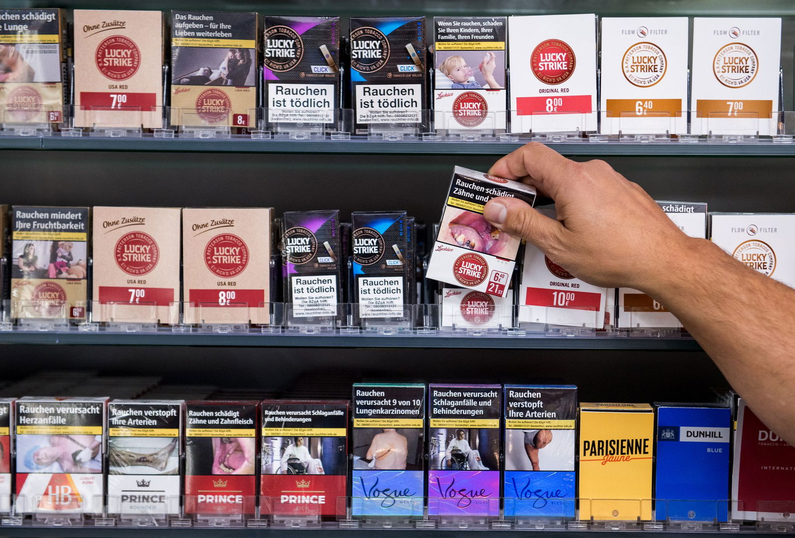 Tabakerzeugnisse und Bargeld: Das Diebesgut der Einbrecher hat einen Wert im fünfstelligen Bereich. (Symbolbild)