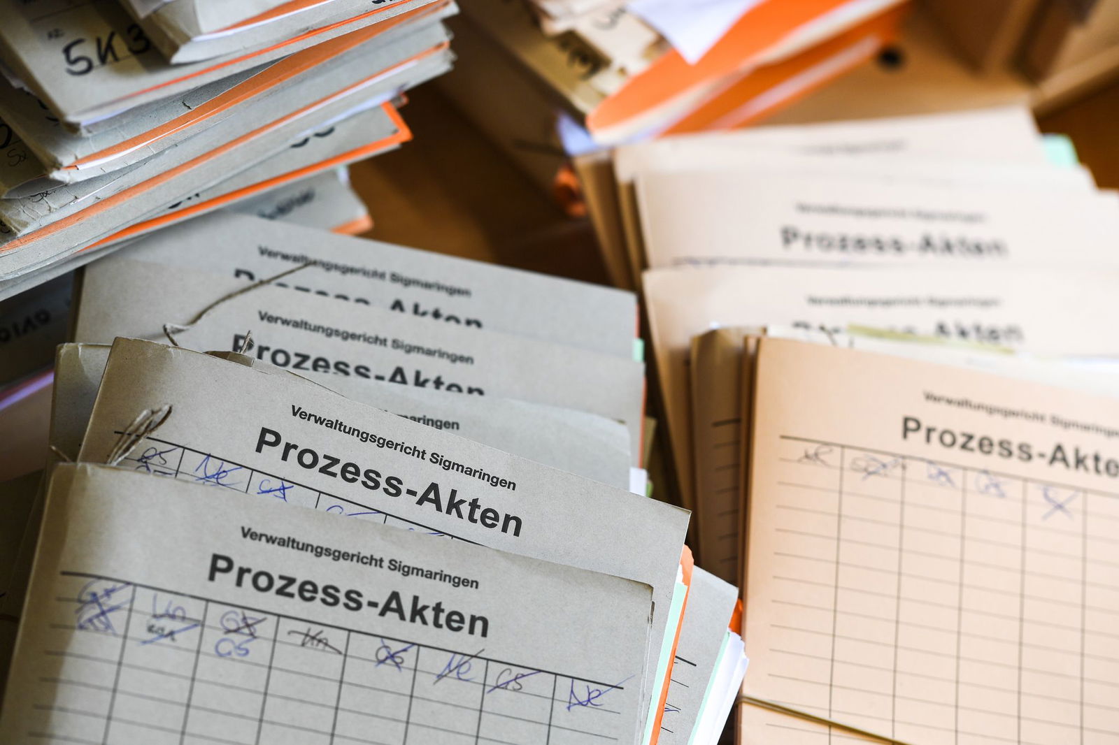 An den Verwaltungsgerichten stapeln sich wieder mehr Asylklagen. (Archivbild)