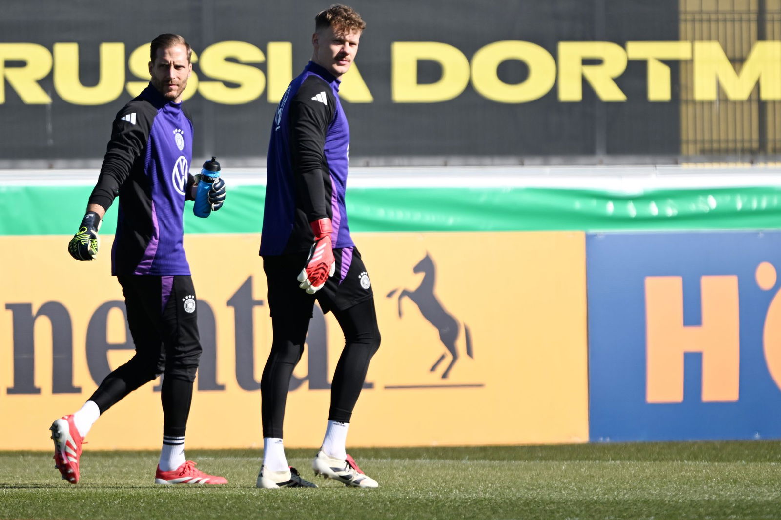 Oliver Baumann (l) und Alexander Nübel beim Training. Wer steht gegen Italien im Tor? 