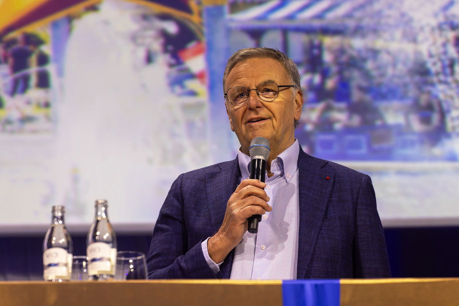 Parkchef Roland Mack kündigt den neuen Themenbereich Monaco an. 