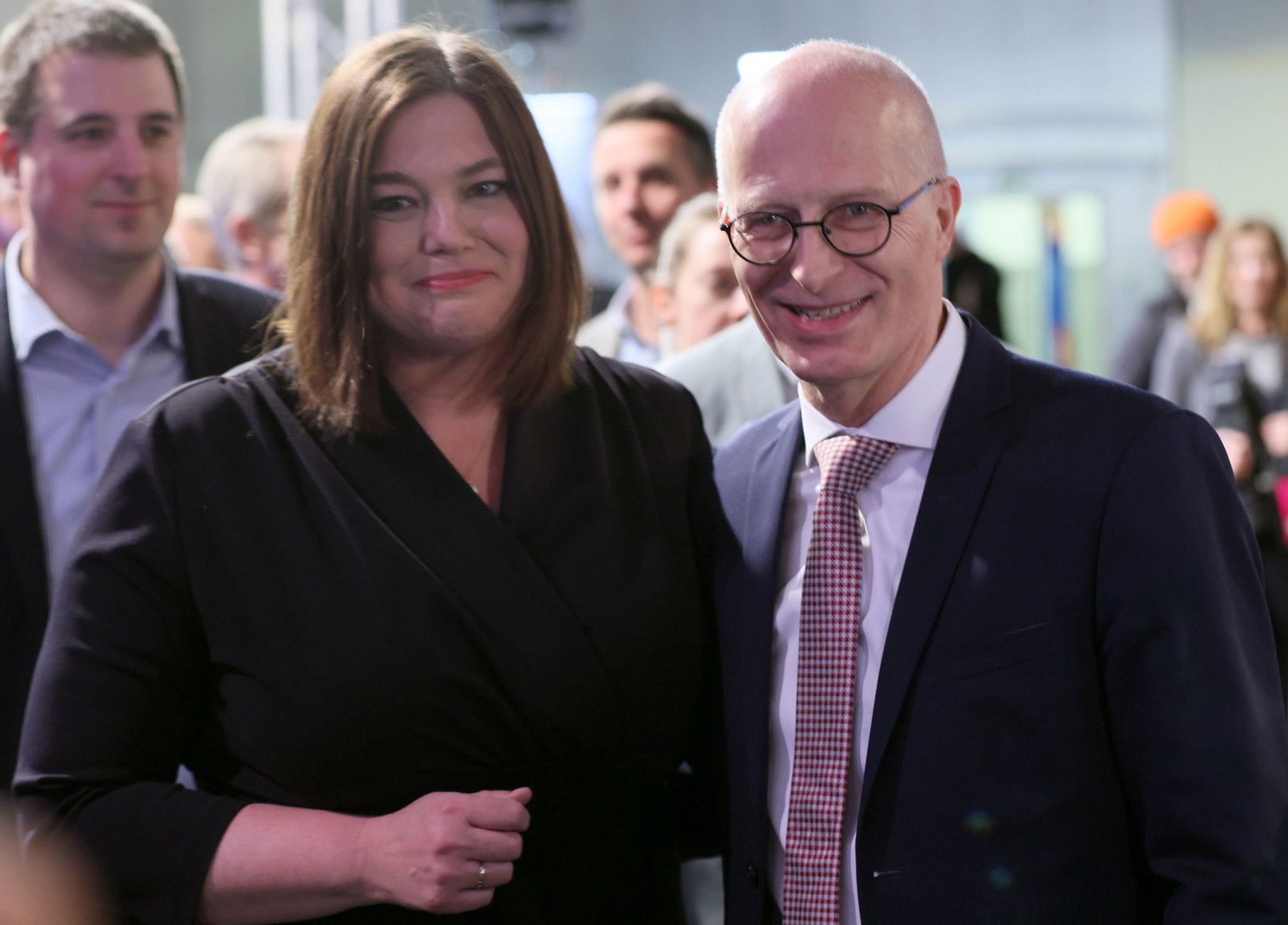 Hamburgs Erster Bürgermeister Peter Tschentscher (SPD) und Hamburgs Zweite Bürgermeisterin Katharina Fegebank (Grüne) könnten die rot-grüne Koalition in der Bürgerschaft laut einer Hochrechnung fortsetzen.