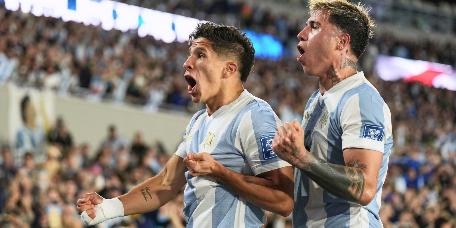 Eine große Show des Weltmeisters gegen den Erzrivalen.