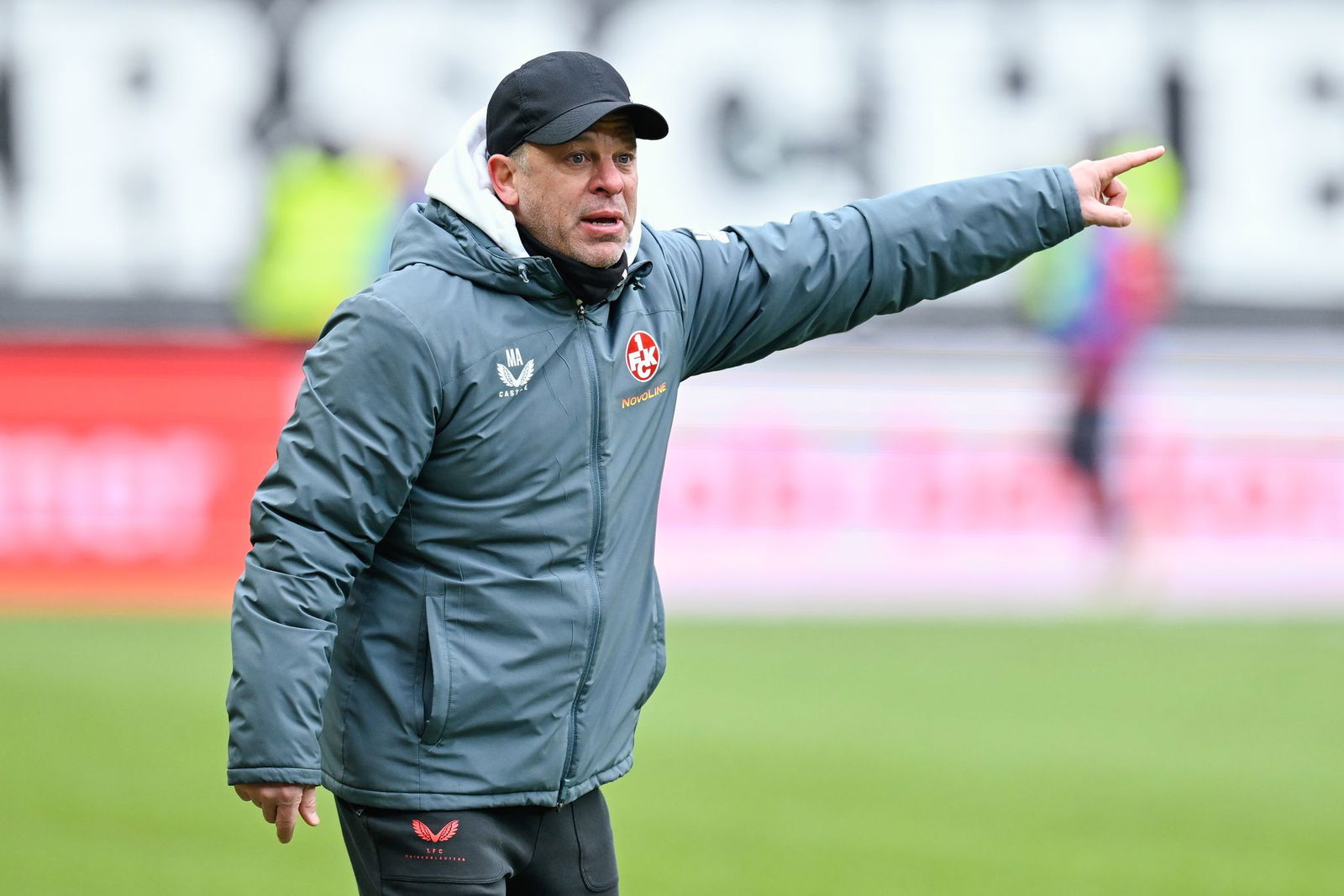 Kaiserslauterns Trainer Markus Anfang warnt trotz der Tabellensituation vor dem SSV Jahn Regensburg.