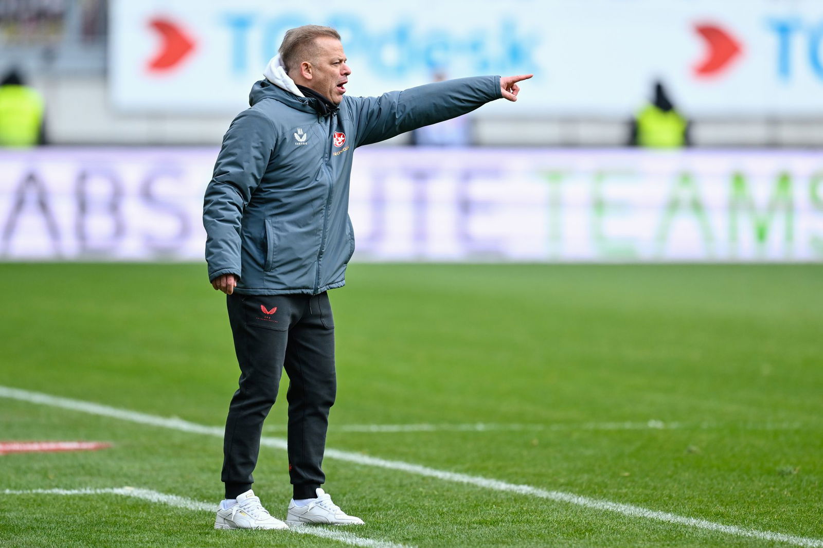 Der 1. FC Kaiserslautern mit Coach Markus Anfang bekommt es auswärts mit dem SC Paderborn zu tun.