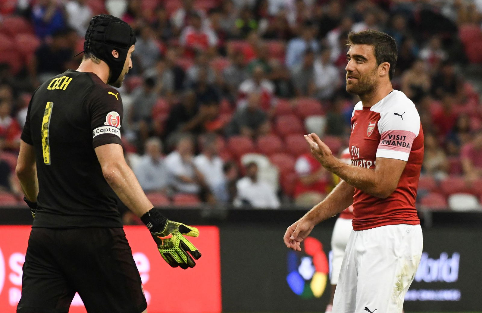 Der FC Arsenal wirbt auf seinen Ärmeln für Ruanda.