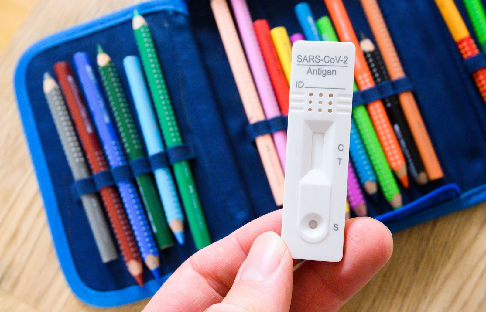 Corona-Tests gehört zum Alltag für die Schulkinder in der Corona-Pandemie. (Archivbild)