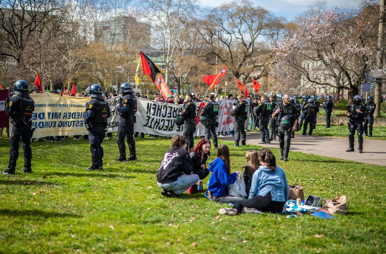 Die rechten Demonstranten gingen unter anderem für flächendeckende Grenzkontrollen auf die Straße. 